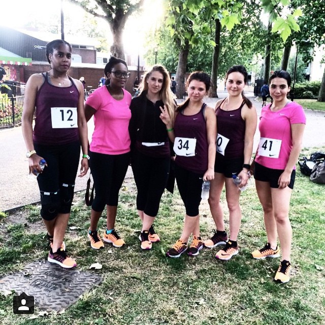 Nike ladies after racing the mile last night 💪🏼 (I didn't actually race the mile because I've broken my toe, but let's pretend I did) 📷 from @itsaldnthing #sofast #nikemilers